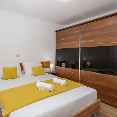 Apartman 1 Bedroom With Terrace Njivice