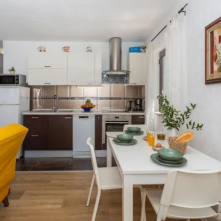 1 Bedroom With Terrace Njivice