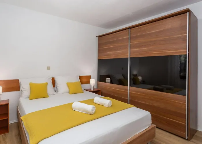 アパート 1 Bedroom With Terrace ニヴィーチェ