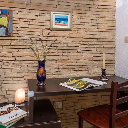 アパート 1 Bedroom With Terrace